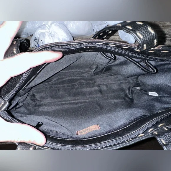 The Sak Elliott Lucca Elegant Black and Brown Leather Shoulder Bags - Picture 8 of 12